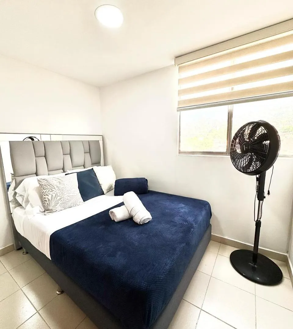 Alojamiento Central En Medellin En Zona Turistica Apartament