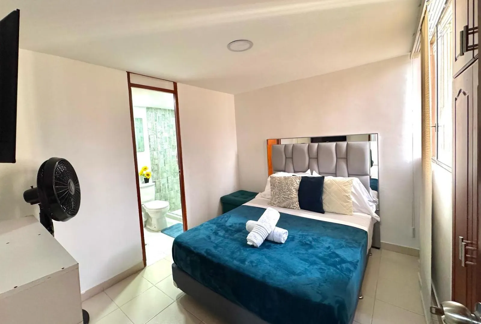 Alojamiento Central En Medellin En Zona Turistica Apartament