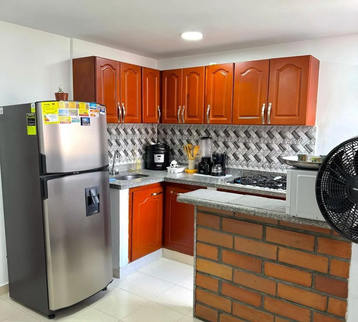 Alojamiento Central En Medellin En Zona Turistica Apartament